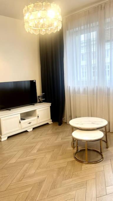 B&W Luxurious Apartment In The Heart Of Wroclaw Breslávia Exterior foto